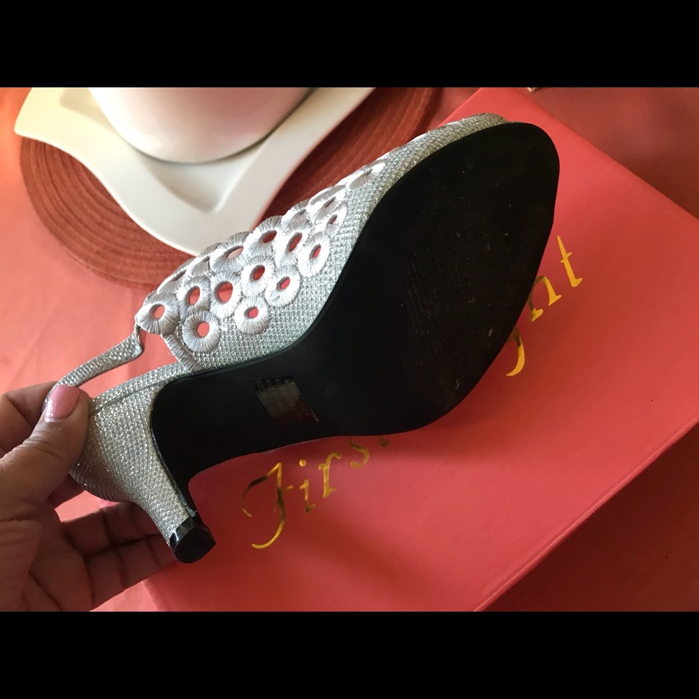 Heels - Picture 3 of 3